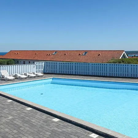 In With Wifi And Outdoor Swimming Pool *